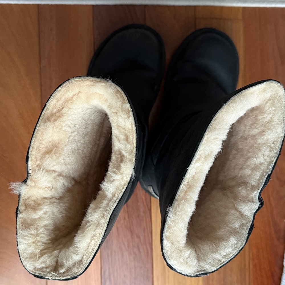 UGG Black Winter Boots - Picture 7 of 7